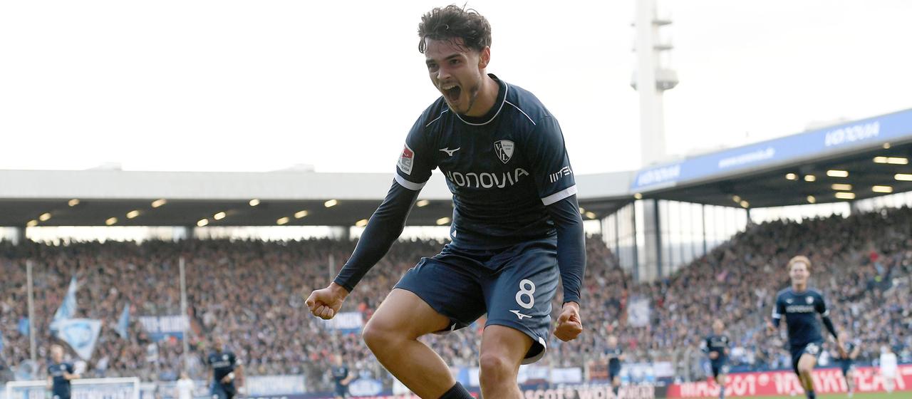 Kjell Wätjen feiert Bochums 1:0-Sieg