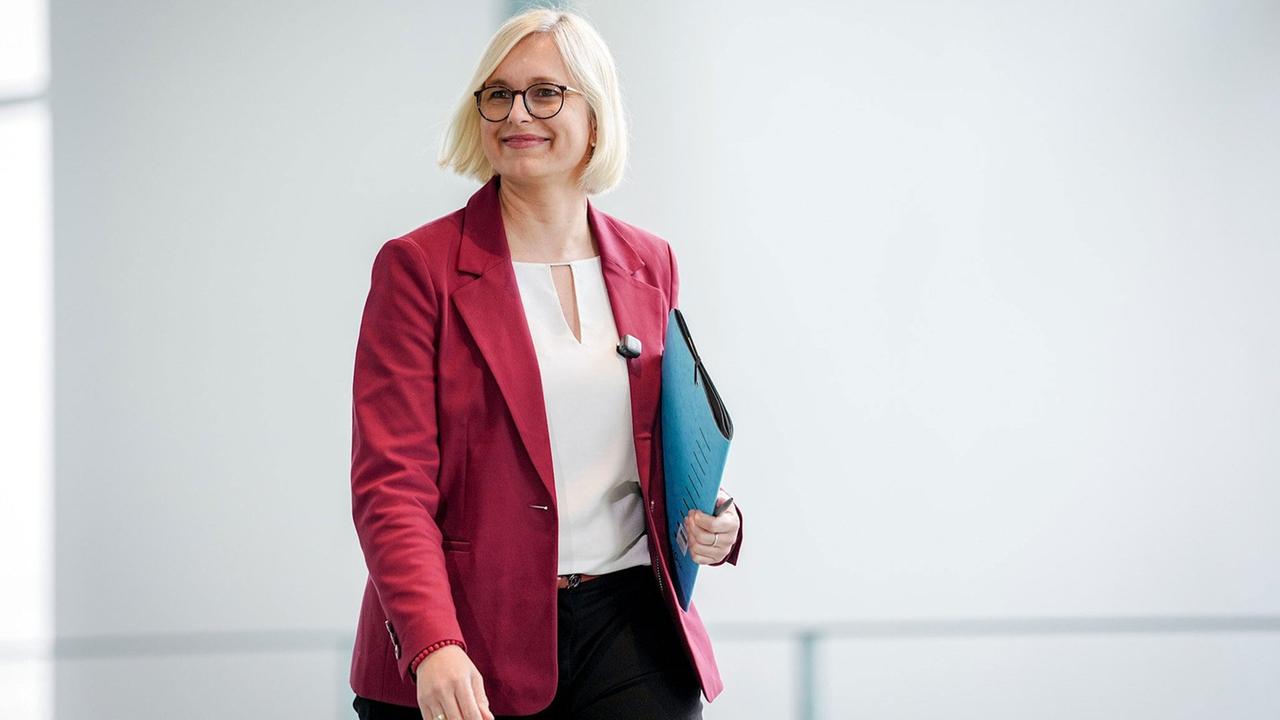 Spitzensportagentur in Leipzig bleibt umstritten und Ex-Biathlet Lesser eher skeptisch