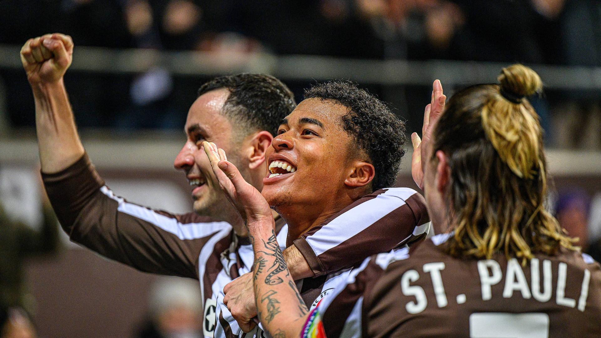 Bundesliga: St. Pauli zieht Werder Bremen tiefer in den Abstiegssog