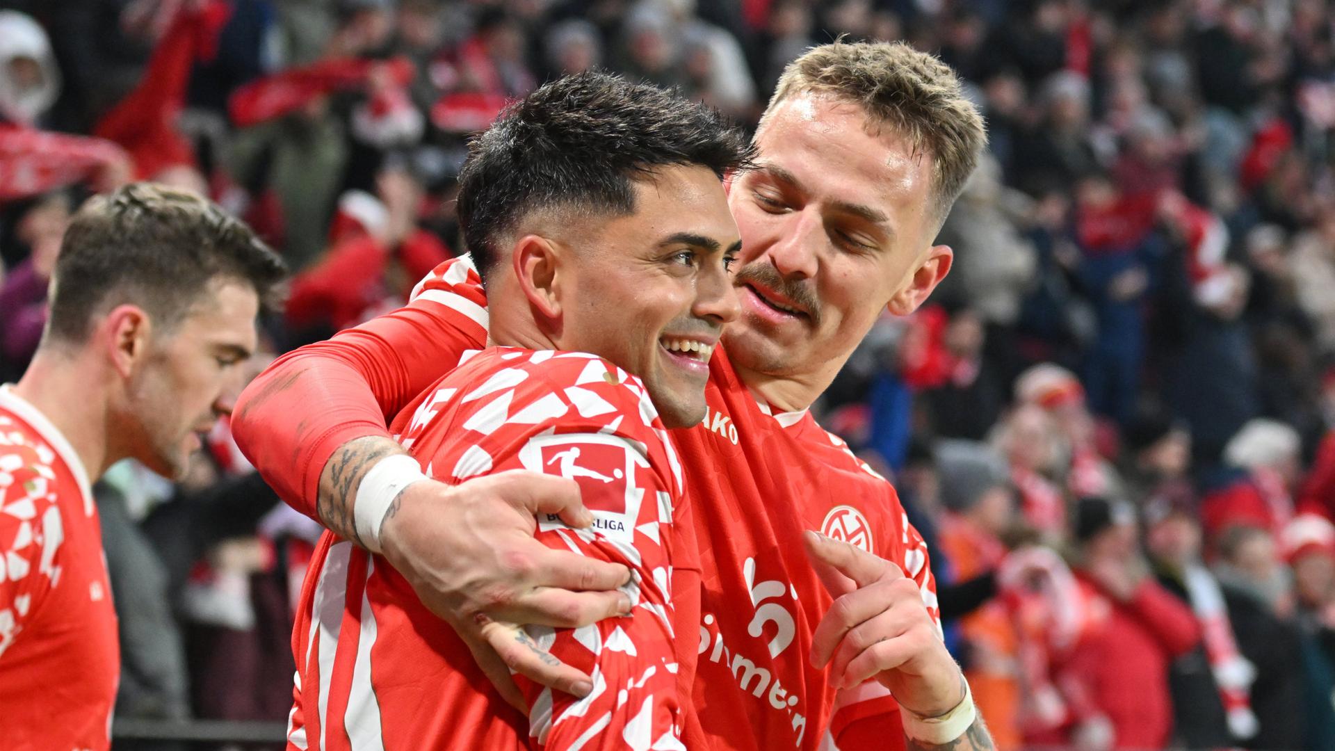 Nadiem Amiri bejubelt seinen Treffer für Mainz 05 | Torsten Silz/dpa