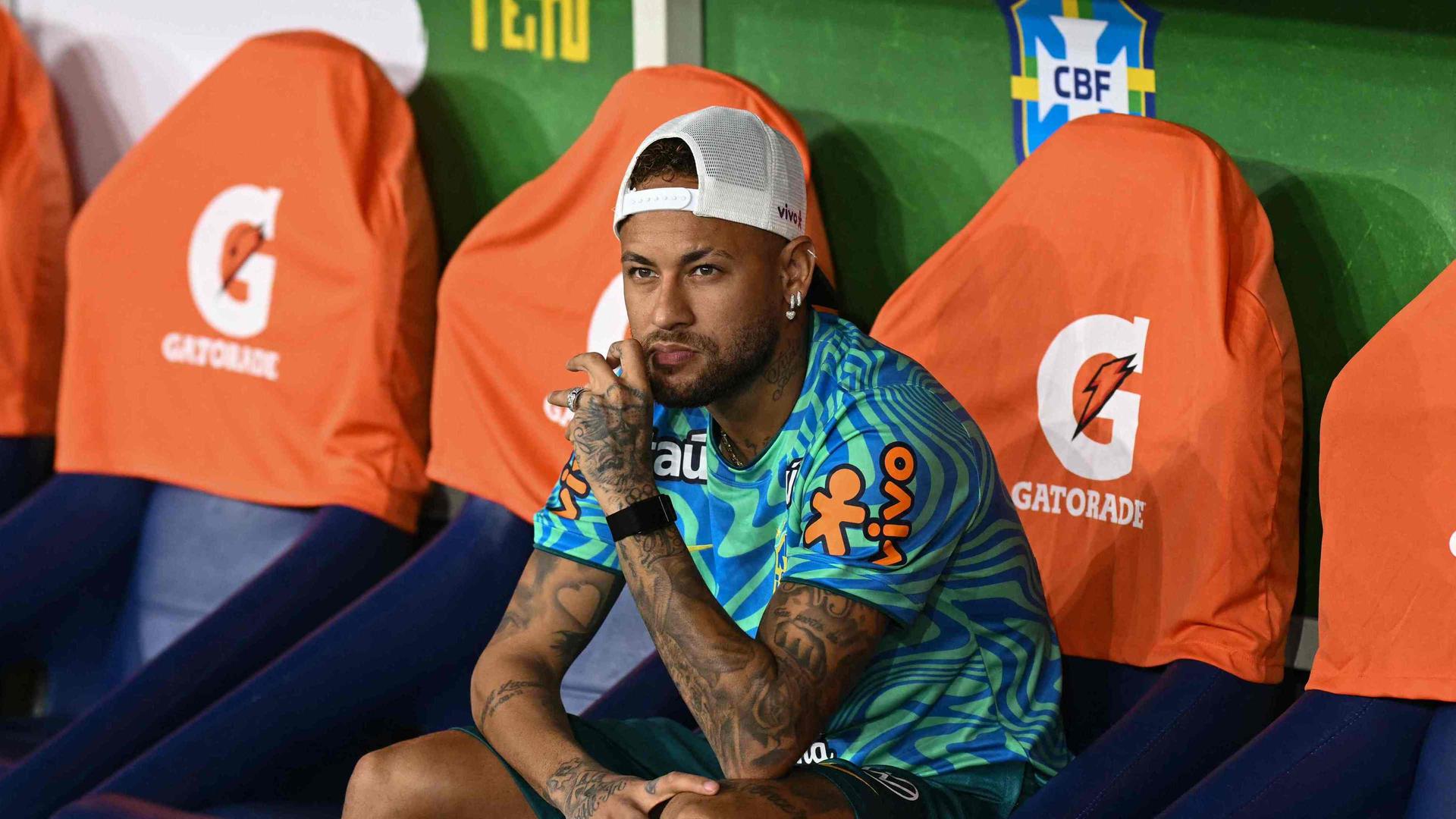 Brasiliens Neymar Jr. sitzt auf der Bank | Mauro PIMENTEL / AFP