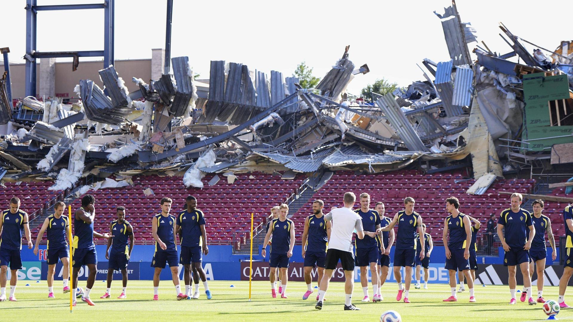 WM 2026: Tribüne stürzt in Schwedens Basiscamp ein