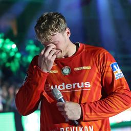 Till Klimpke war beim Abschied von der HSG Wetzlar sichtlich bewegt.