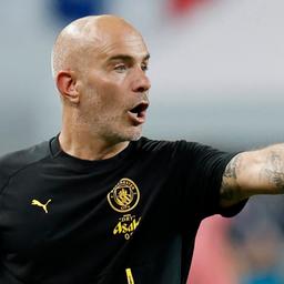 City-Trainer Enzo Maresca gibt seinem Team Anweisungen von der Seitenlinie