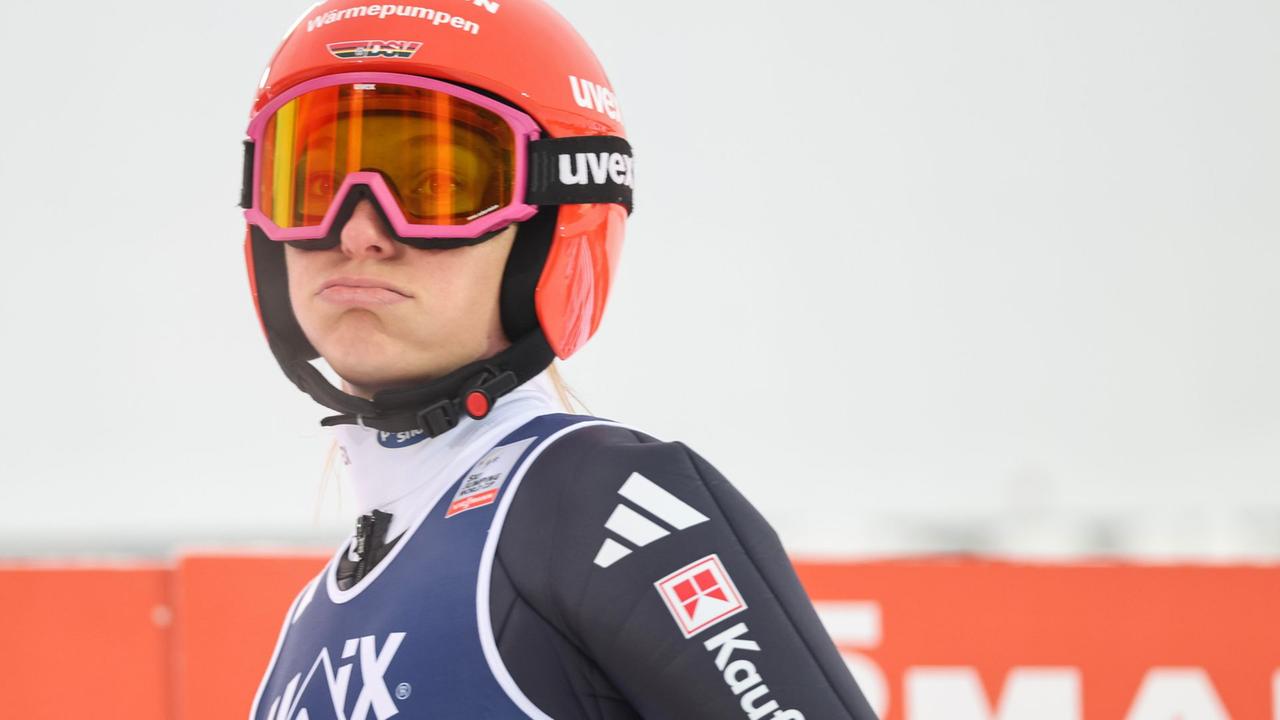Four Hills Tournament for women? Schmid remains skeptical
