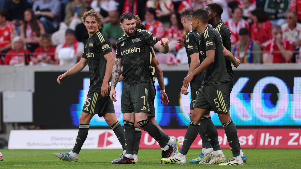 Zwei späte Tore bescheren Union Berlin historischen Sieg