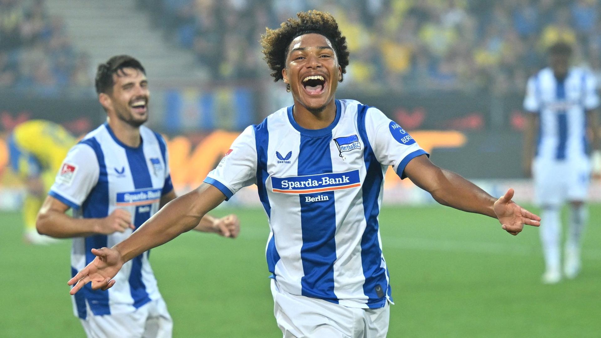 Hertha gewinnt Spektakel gegen Braunschweig