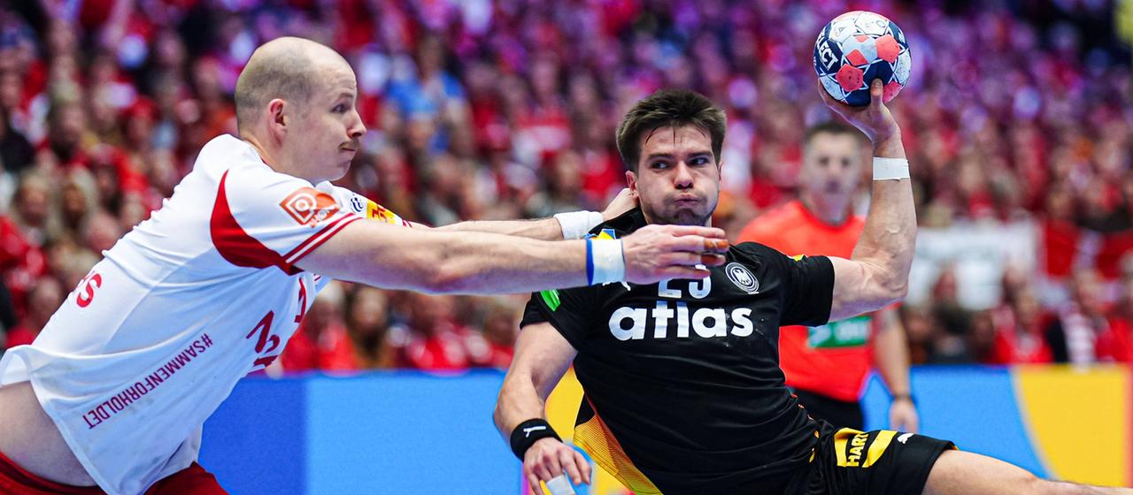 Renars Uscins wirft auf Dänemarks Tor