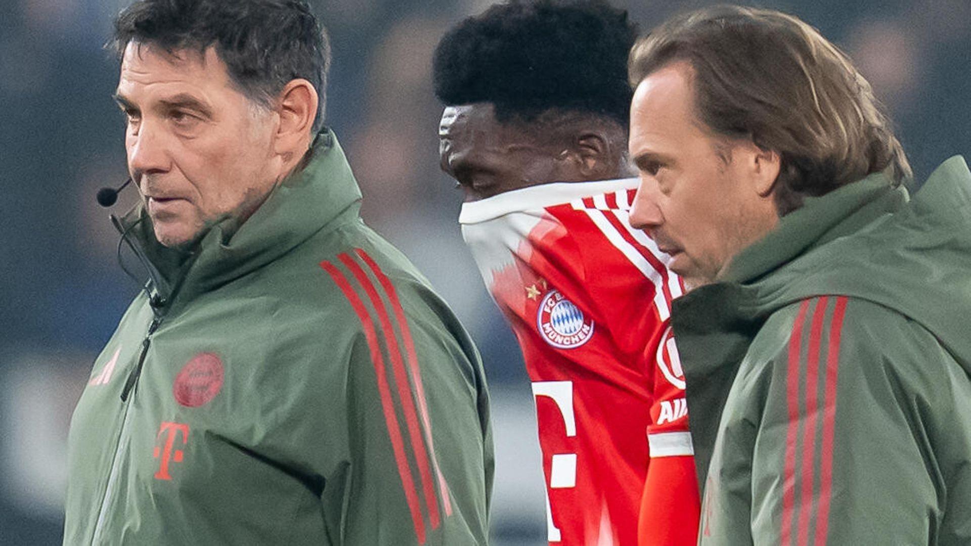 Alphonso Davies wurde im Spiel gegen Atalanta Bergamo verletzt ausgewechselt.