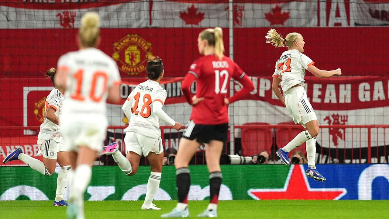 Harder trifft doppelt - Bayern siegt bei Manchester United