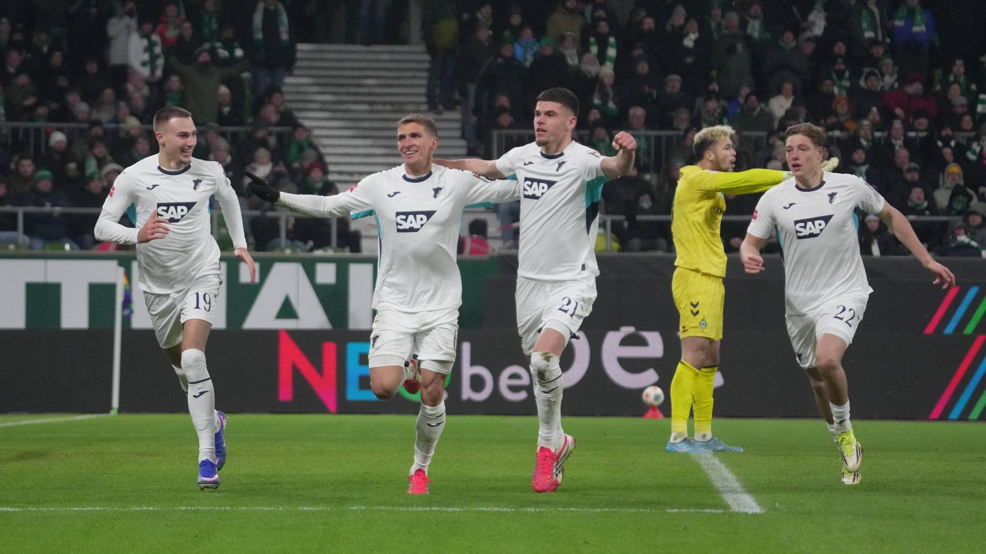 Hoffenheim bejubelt das Führungstor gegen Bremen | Imago