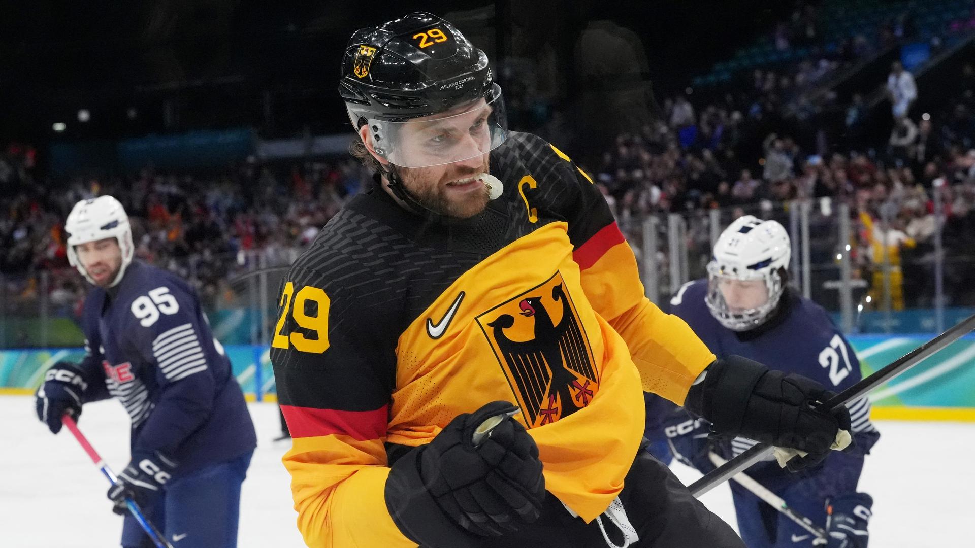 Leon Draisaitl jubelt nach seinem Tor gegen Frankreich. | IMAGN IMAGES via REUTERS