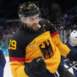 Leon Draisaitl jubelt nach seinem Tor gegen Frankreich.