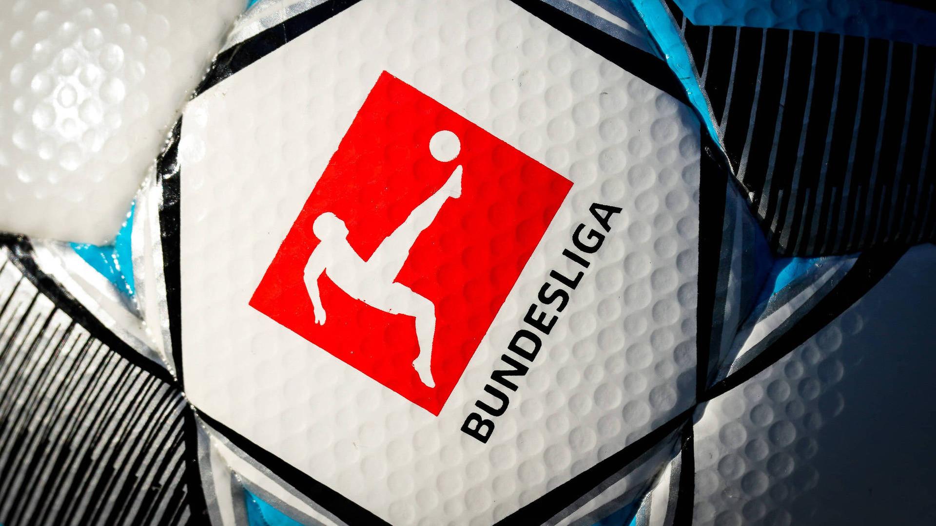 Das Logo der Bundesliga auf dem offiziellen Spielball | imago images/foto2press