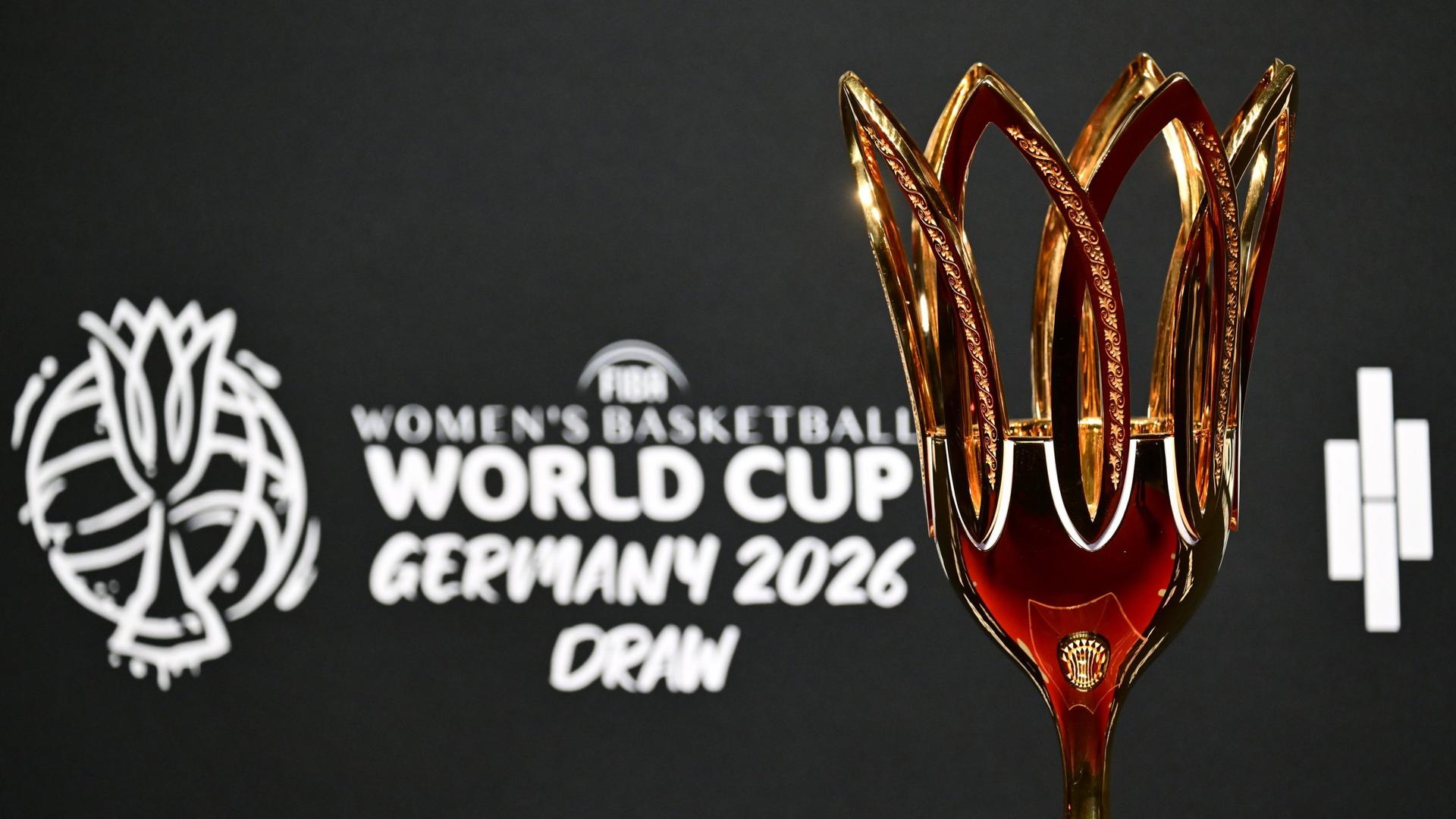 Die TrophÃ¤e der Basketball-WM der Frauen | WDR/dpa/Sebastian Gollnow