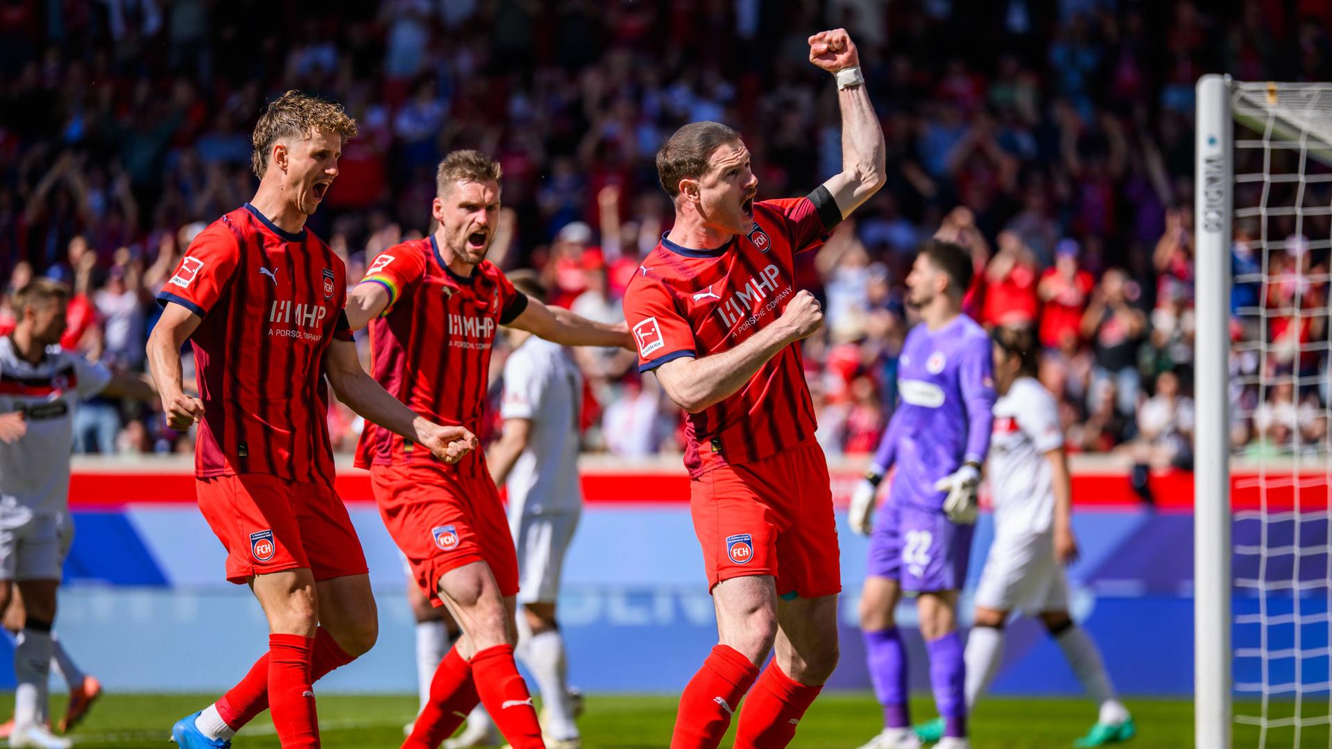 Budu Zivzivadze bejubelt seinen Treffer | dpa