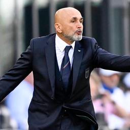 Luciano Spalletti gibt Anweisungen an der Seitenlinie