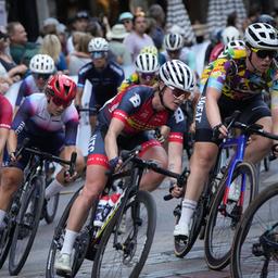 Radsportlerinnen bei der Fahrt