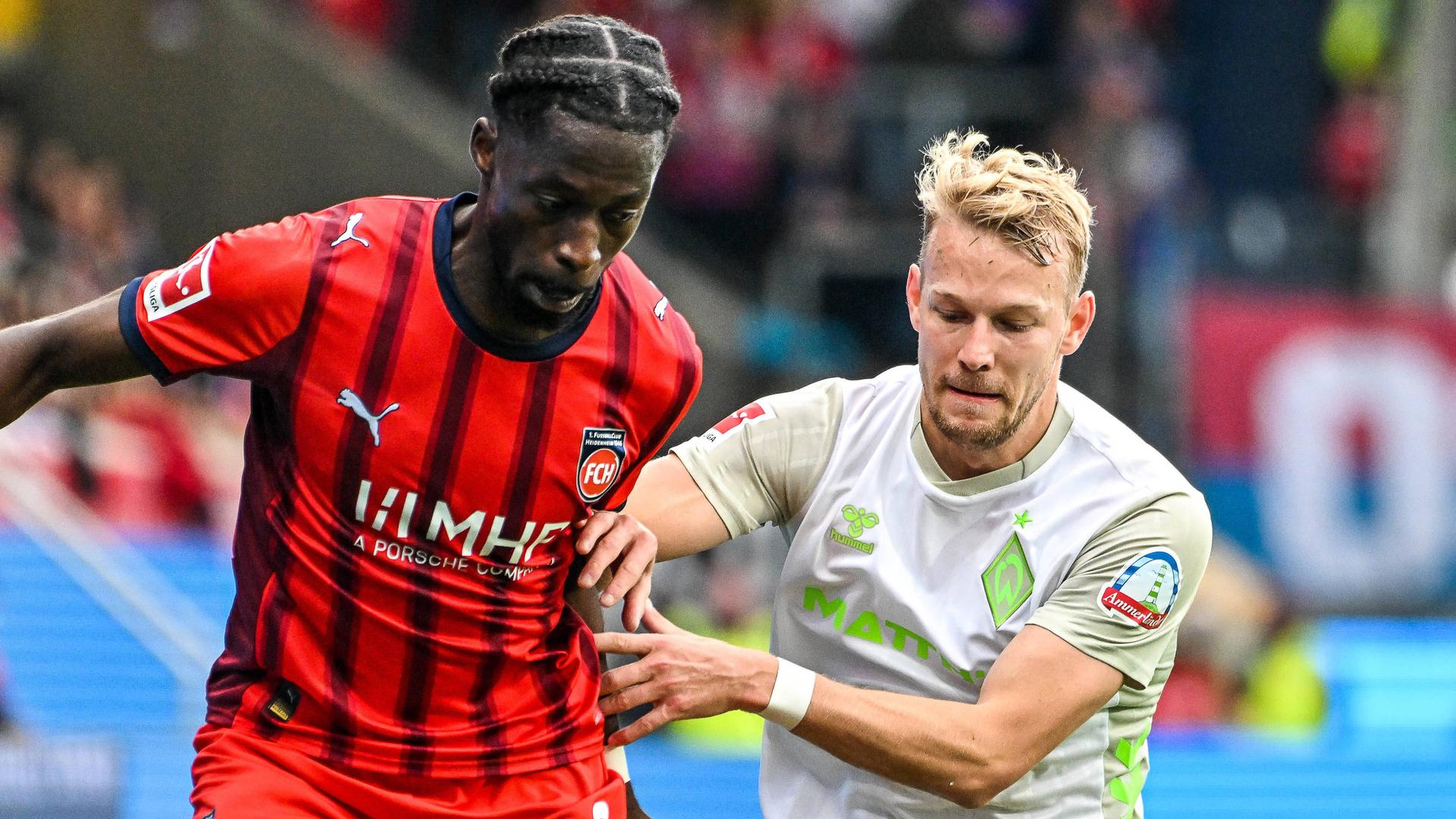 Omar Traore im Duell mit Marco Grüll | IMAGO/Nordphoto