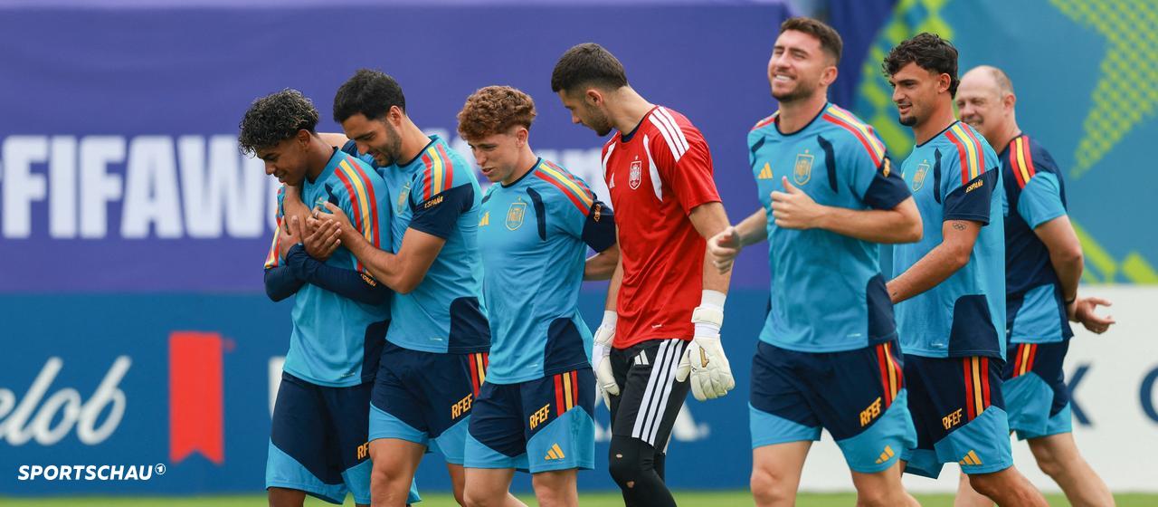 Die spanische Mannschaft im Training vor dem Spiel gegen Frankreich