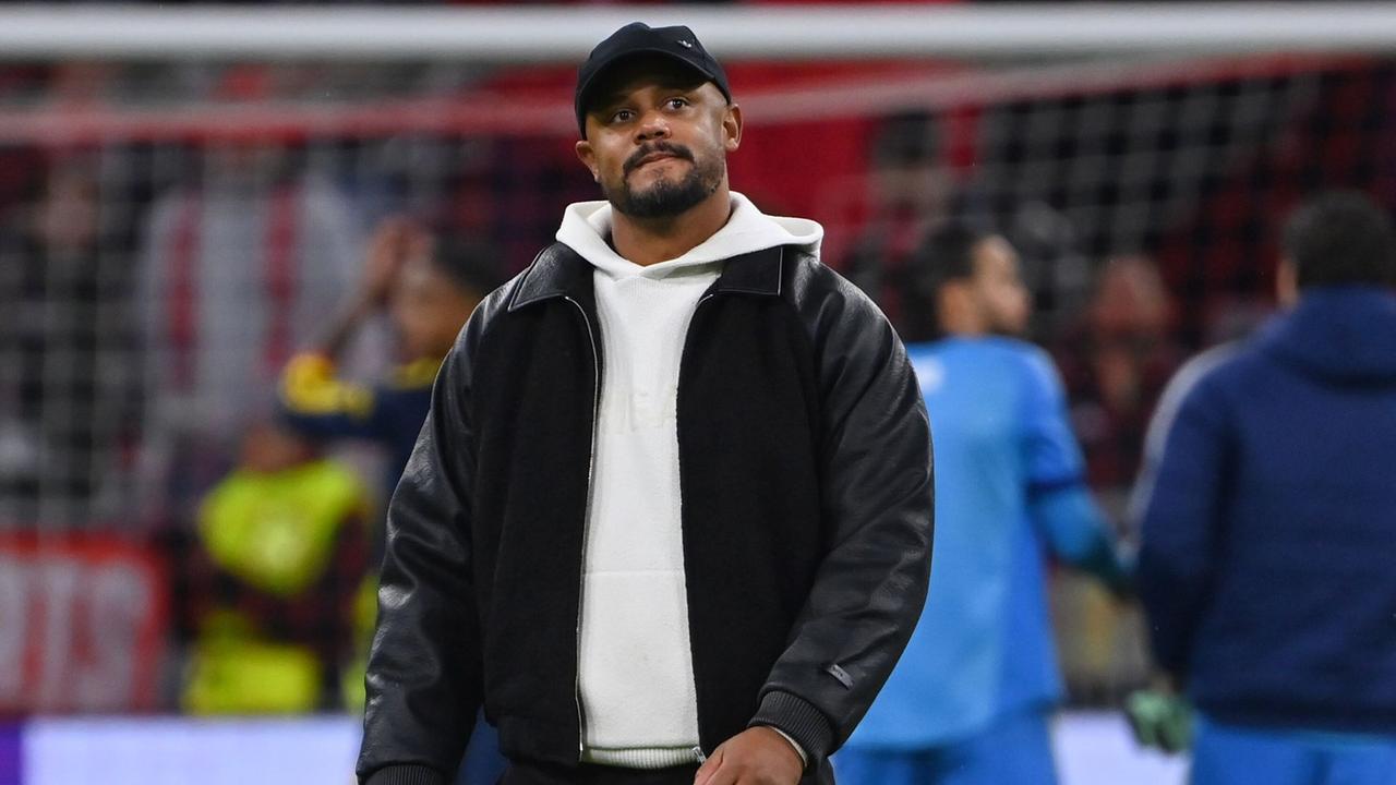 Bayerns Trainer Vincent Kompany mit Notarzt in Klinik gebracht