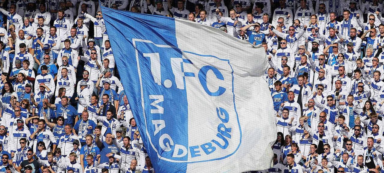 FCM Fans im Stadion. | imago/Contrast FCM Fans im Stadion.