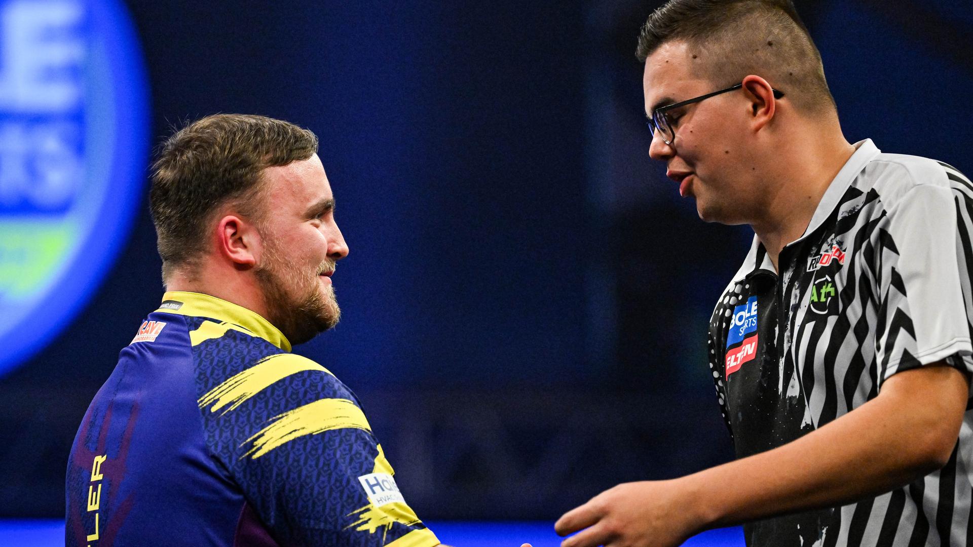 Luke Littler (l.) und Gian van Veen im Oktober 25 in Leicester | ddp/Zuma/Godfrey Pitt