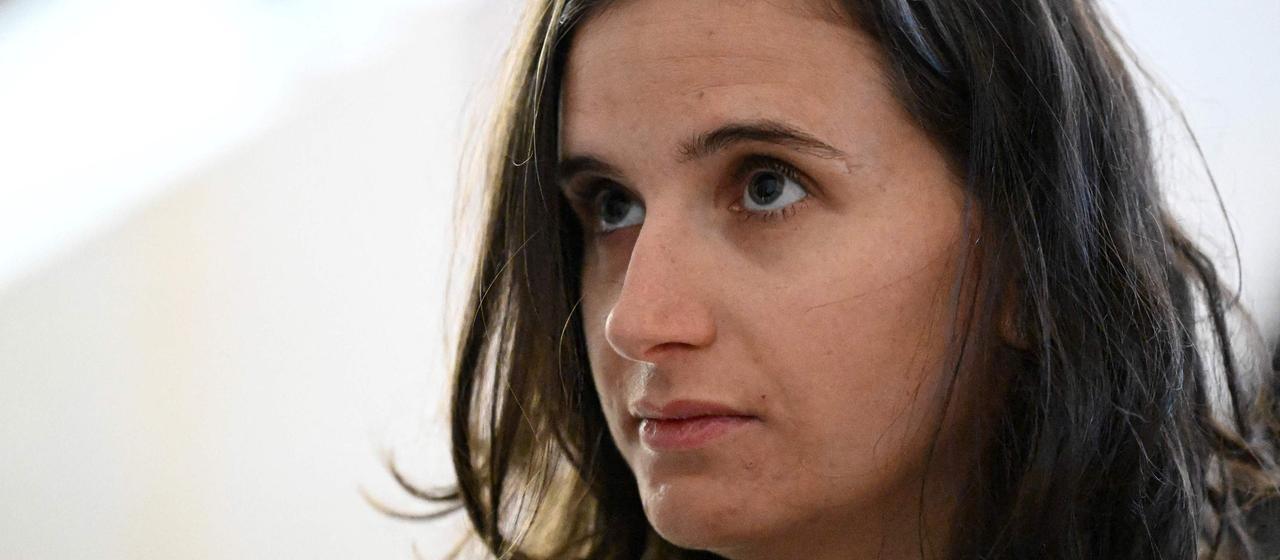 Französische Biathlon-Weltmeisterin Julia Simon nach Kreditkartenaffäre gesperrt