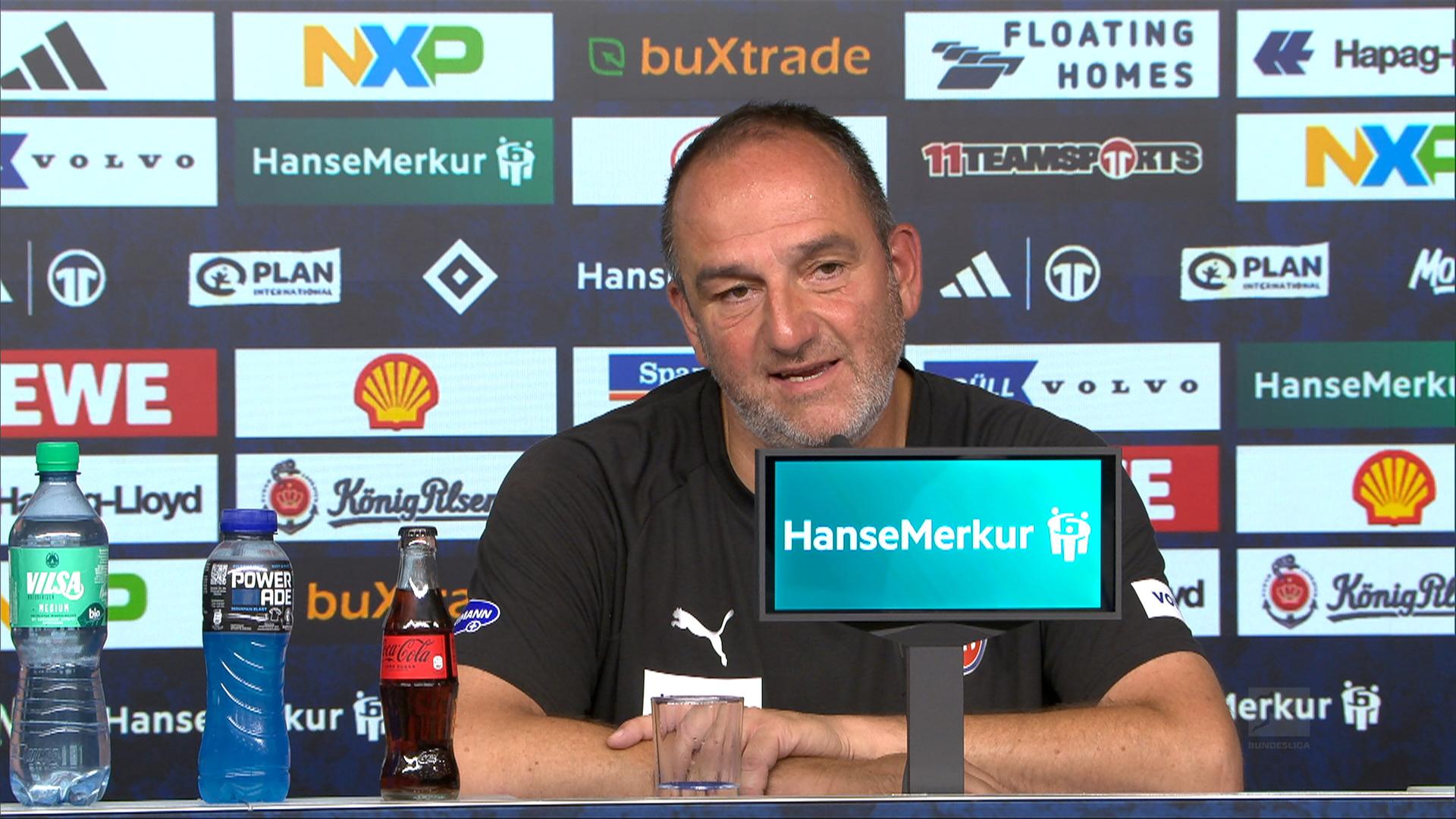 Heidenheims Trainer Frank Schmidt bei einer Pressekonferenz | Sportschau