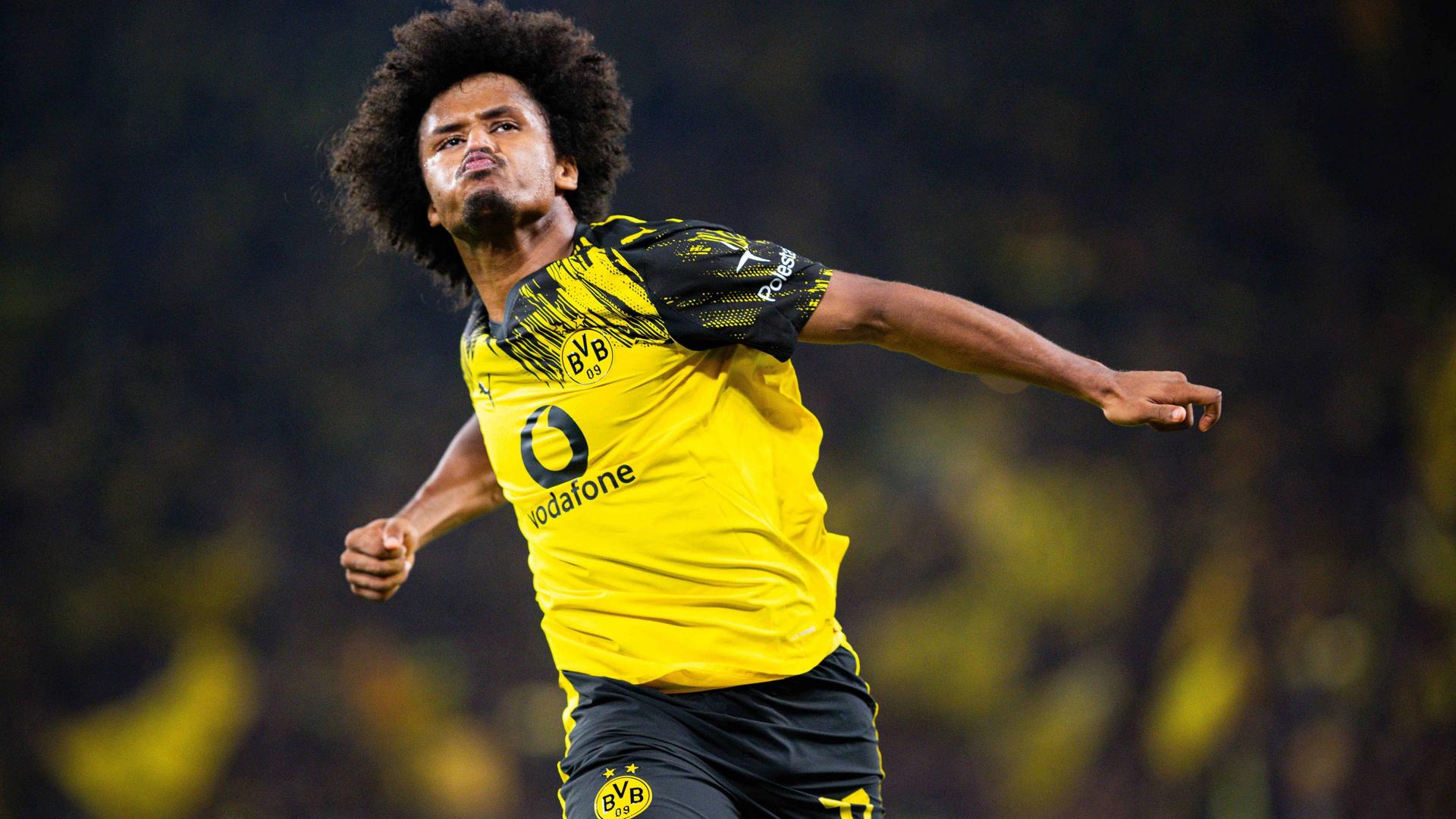 Fußballprofi Karim Adeyemi jubelt nach einem Treffer für Borussia Dortmund | imago/Wedel