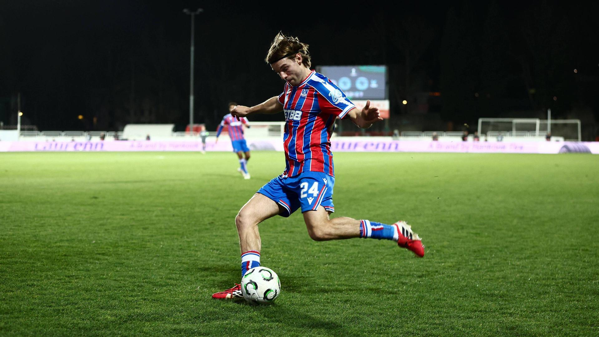 Borna Sosa im Trikot von Crystal Palace | IMAGO/Shutterstock
