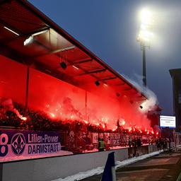 Pyro beim Spiel zwischen Darmstadt 98 und Eintracht Frankfurt