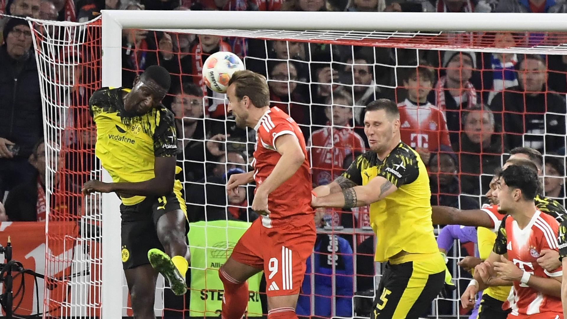 Bayerns Harry Kane erzielt das 1:0 | IMAGO/Jan Huebner/Eduard Martin