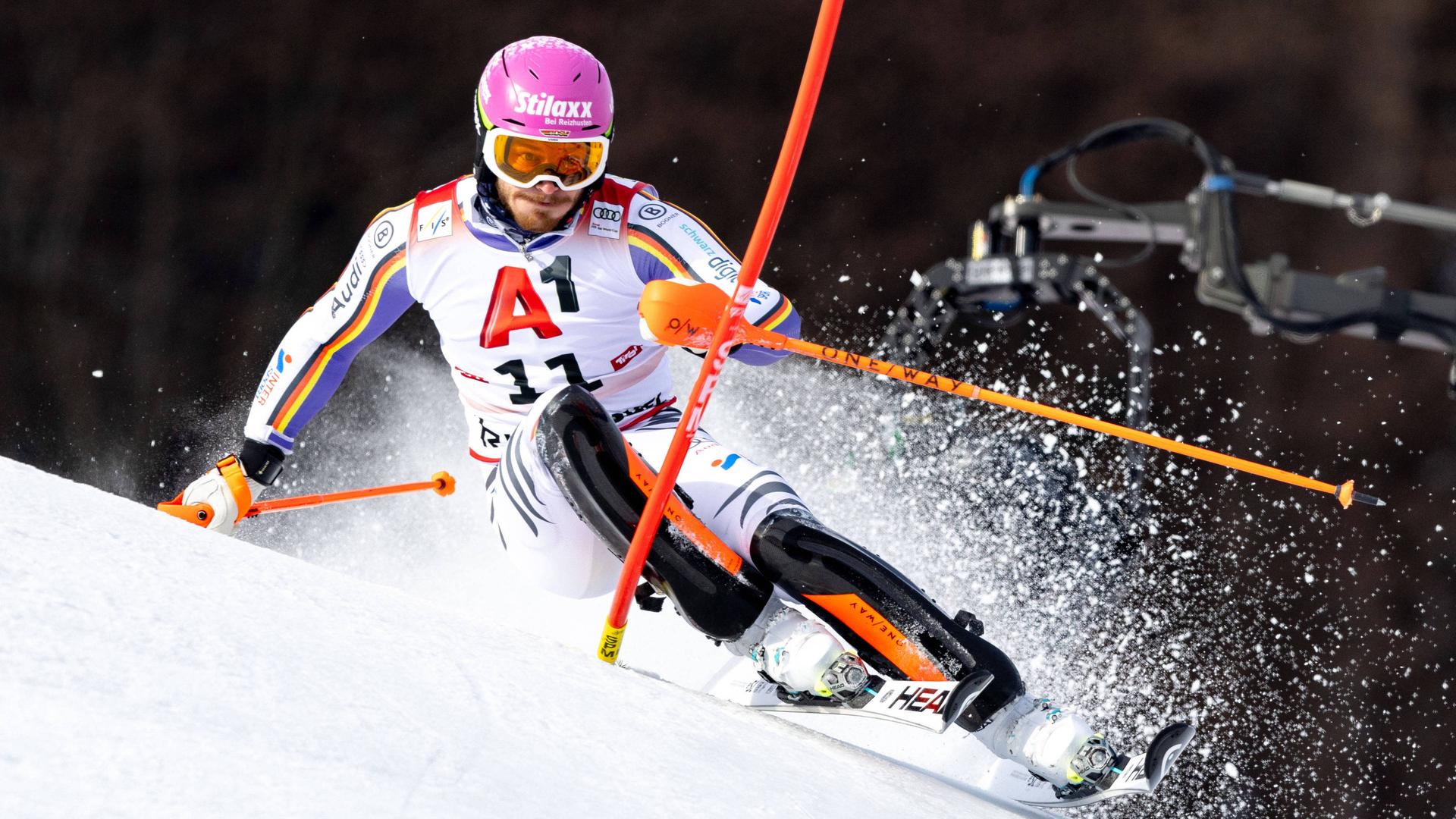 Linus StraÃer beim Slalom in KitzbÃ¼hel | IMAGO/GEPA pictures/ Mathias Mandl