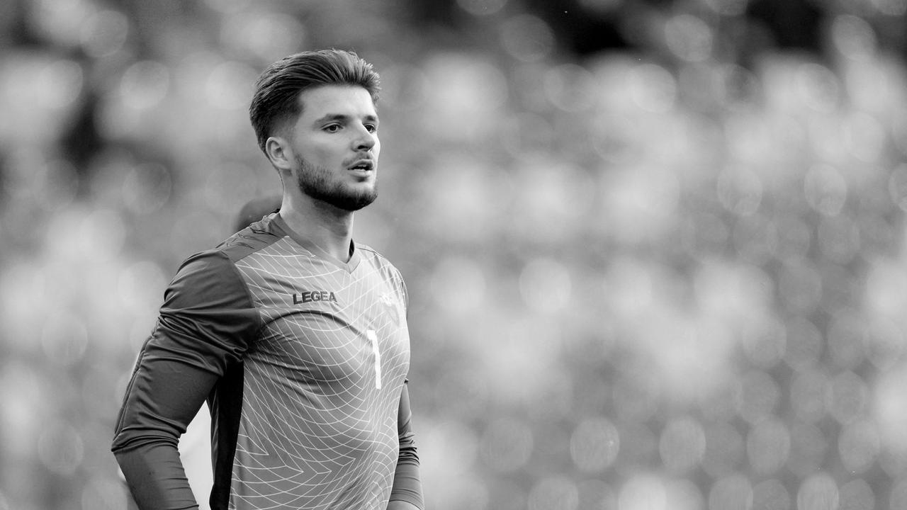 Klub-Mitteilung von Millwall: Montenegros Nationalkeeper Sarkic ...