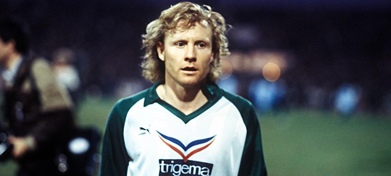 Tor des Monats Februar 1986, Manfred Burgsmüller | imago Tor des Monats Februar 1986, Manfred Burgsmüller