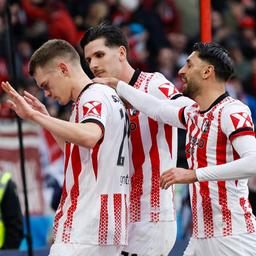 Jubelt verhalten aufgrund seiner Gladbacher Vergangenheit - Freiburgs Torschütze Matthias Ginter (l.)